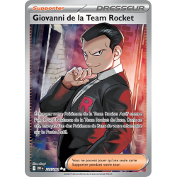 Giovanni de la Team Rocket...